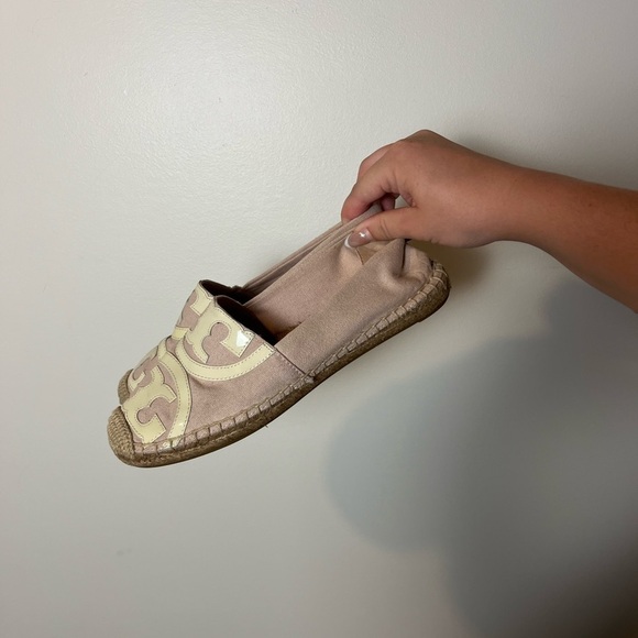 Tory Burch Poppy Espadrilles in Shell Pink/New Ivory | size 7 - Picture 3 of 7